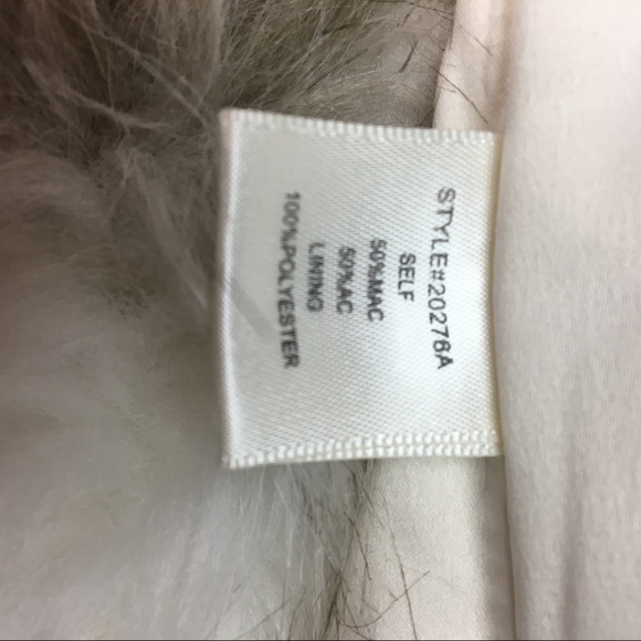**Skies Are Blue Fur Vest. Size small. Tan white! - Picture 8 of 8